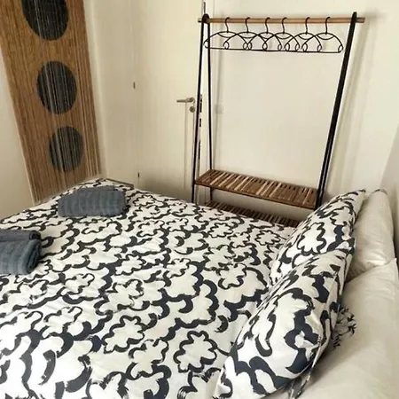 Sea Rose Apartment *